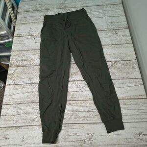 Lululemon Dark Green Studio Dance Pants Joggers Women Size 6